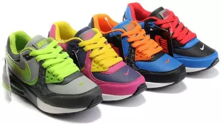 کفش کتانی کودکان نایک (51 عکس): Nike Air Max، مدل های بسکتبال و فوتبال برای کودکان، سفید و رنگ های دیگر 13603_22