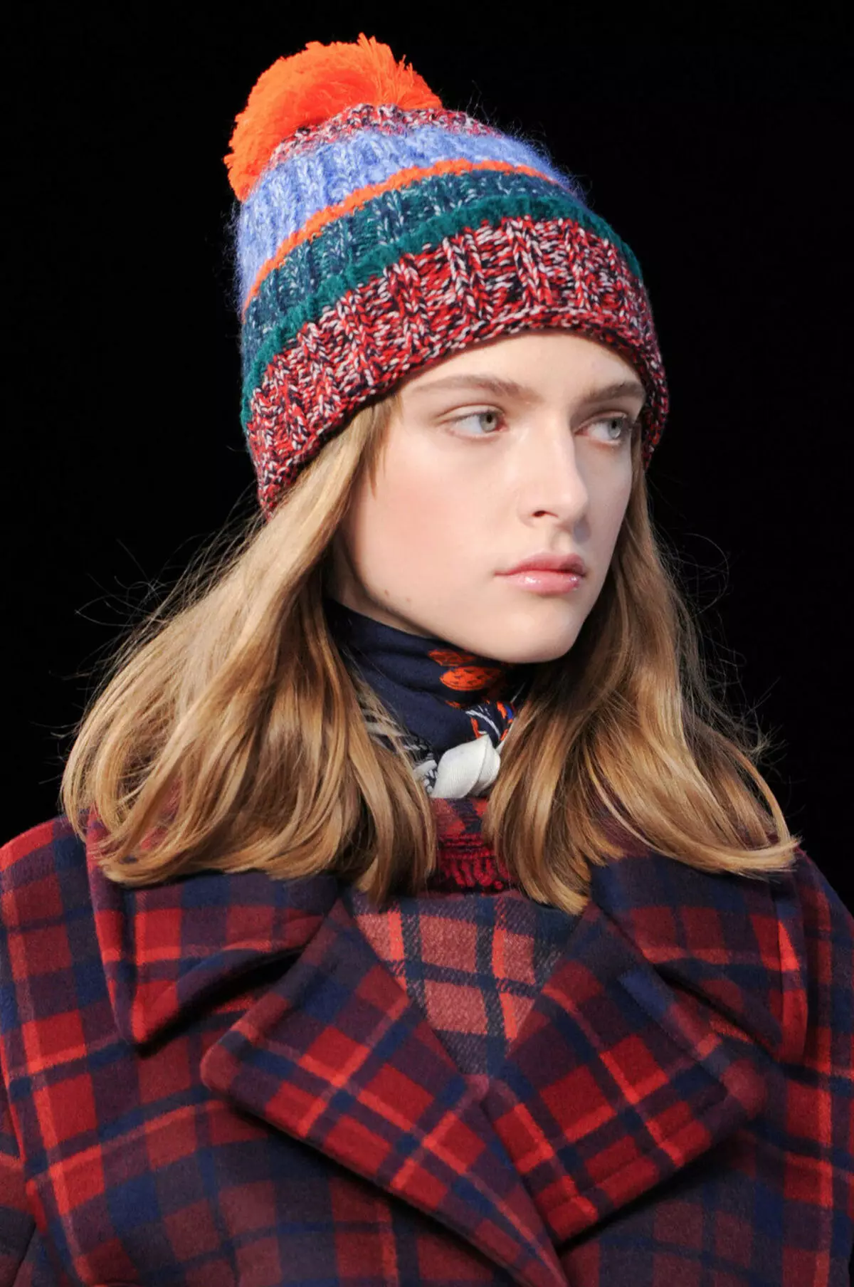 کلاه برای دختران نوجوان 2021 (68 عکس): مدلهای مد روز زمستان و پاییز مدل های خزنده، با Pompon و با گوش 13610_14
