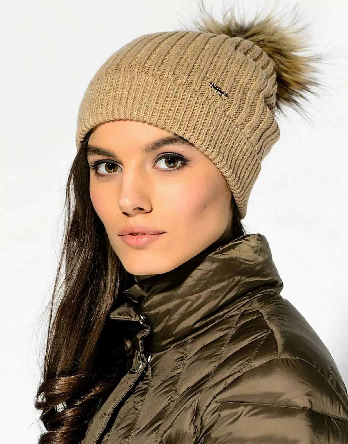 کلاه برای دختران نوجوان 2021 (68 عکس): مدلهای مد روز زمستان و پاییز مدل های خزنده، با Pompon و با گوش 13610_18