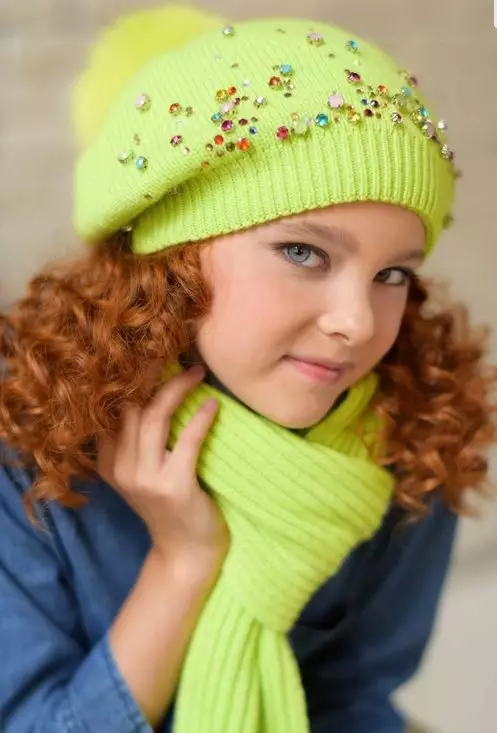 کلاه برای دختران نوجوان 2021 (68 عکس): مدلهای مد روز زمستان و پاییز مدل های خزنده، با Pompon و با گوش 13610_31