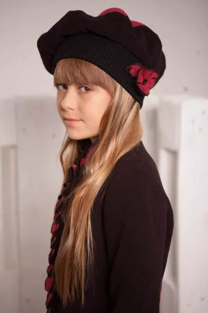 کلاه برای دختران نوجوان 2021 (68 عکس): مدلهای مد روز زمستان و پاییز مدل های خزنده، با Pompon و با گوش 13610_34