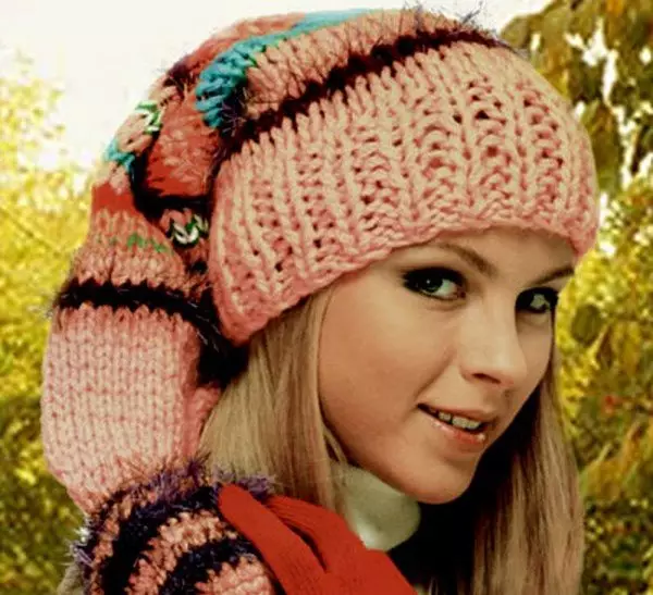 کلاه برای دختران نوجوان 2021 (68 عکس): مدلهای مد روز زمستان و پاییز مدل های خزنده، با Pompon و با گوش 13610_36