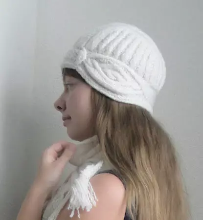 کلاه برای دختران نوجوان 2021 (68 عکس): مدلهای مد روز زمستان و پاییز مدل های خزنده، با Pompon و با گوش 13610_47