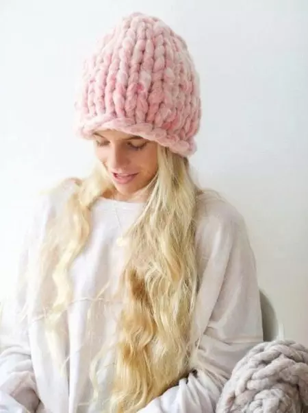 کلاه برای دختران نوجوان 2021 (68 عکس): مدلهای مد روز زمستان و پاییز مدل های خزنده، با Pompon و با گوش 13610_9