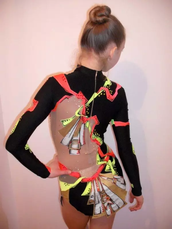 Mga costume para sa rhythmic gymnastics (60 mga larawan): Gymnastic suit para sa mga batang babae 13611_11
