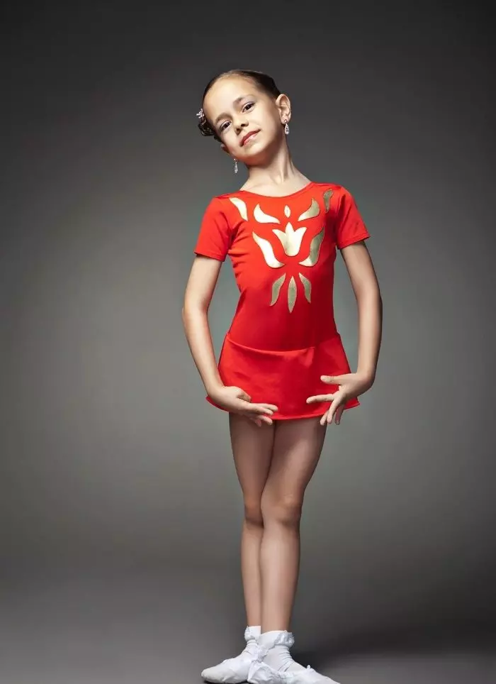 Костюми для художньої гімнастики (60 фото): гімнастичний костюм для виступів для дівчаток 13611_29