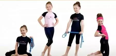 Костюми для художньої гімнастики (60 фото): гімнастичний костюм для виступів для дівчаток 13611_34