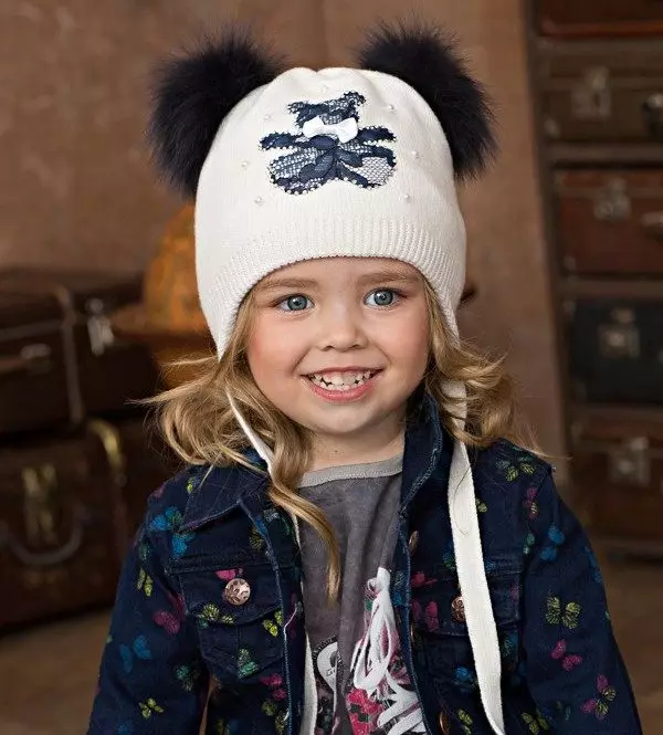 Caps de malha para meninas (91 fotos): Para adolescentes 12-14 anos de idade e menina recém-nascida com orelhas, chapéu quente-ushanka 13615_14