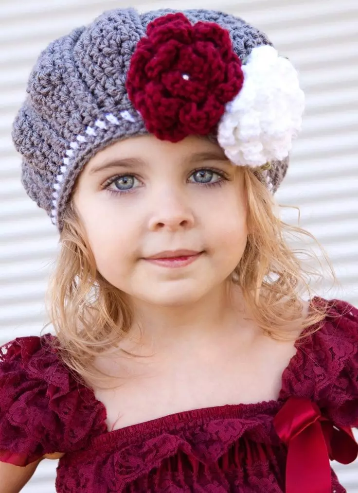 หมวกถักนิตติ้งสำหรับเด็กผู้หญิง (91 รูป): สำหรับวัยรุ่นอายุ 12-14 ปีและสาวทารกแรกเกิดที่มีหูหมวกอบอุ่น - ushanka 13615_3