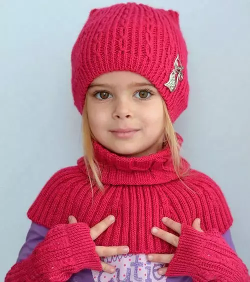 หมวกถักนิตติ้งสำหรับเด็กผู้หญิง (91 รูป): สำหรับวัยรุ่นอายุ 12-14 ปีและสาวทารกแรกเกิดที่มีหูหมวกอบอุ่น - ushanka 13615_67