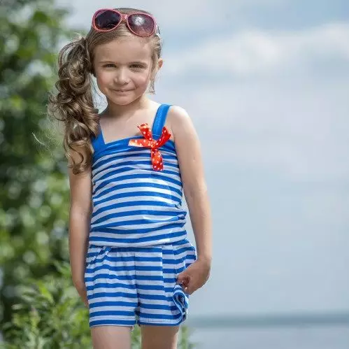 Kostymer for jenter (90 bilder): Høst for jenter 6-10 år, trendy strikket, for dåp, sommer for små og tenåringer 13616_22