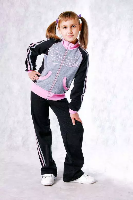 Παιδικά αθλητικά κοστούμια (95 φωτογραφίες): από τη Nike και Bosco, Velor για τα εφηβικά κορίτσια, για αθλητικό χορό, μοντέρνα 13618_24