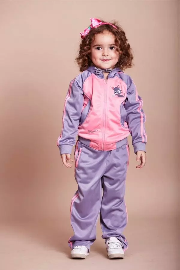 Παιδικά αθλητικά κοστούμια (95 φωτογραφίες): από τη Nike και Bosco, Velor για τα εφηβικά κορίτσια, για αθλητικό χορό, μοντέρνα 13618_29