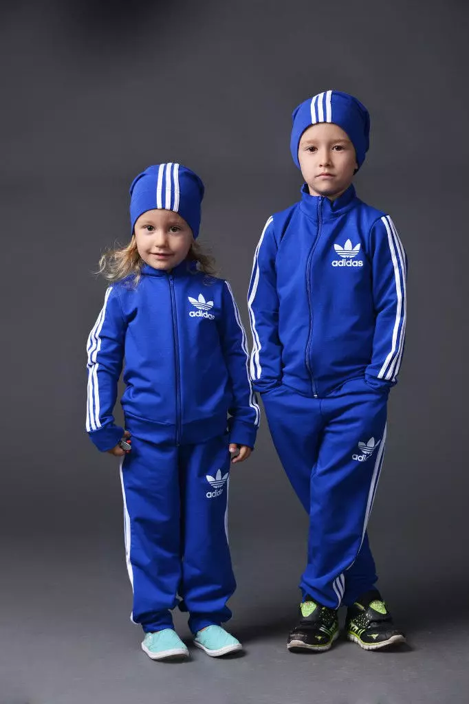 Παιδικά αθλητικά κοστούμια (95 φωτογραφίες): από τη Nike και Bosco, Velor για τα εφηβικά κορίτσια, για αθλητικό χορό, μοντέρνα 13618_5