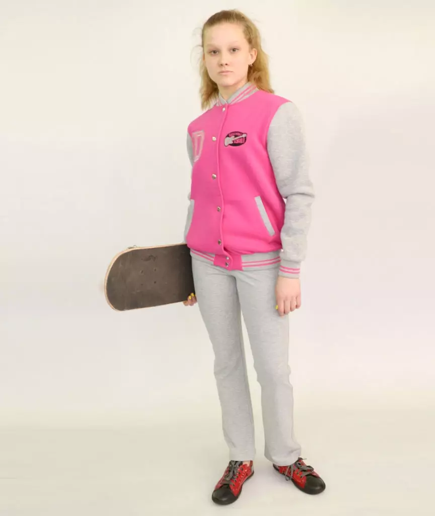 Bomber για deestestines (40 φωτογραφίες): Παιδικά hoodies-βομβαρδιστικά για εφηβικά κορίτσια 13620_24