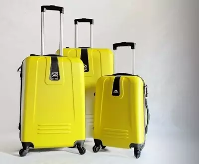Polycarbonate suitcases: ماددىي ئالاھىدىلىكى. قانداق تاللاش - polypropylene, ABS سۇلياۋ ياكى polycarbonate? ئوبزورلار 13625_12
