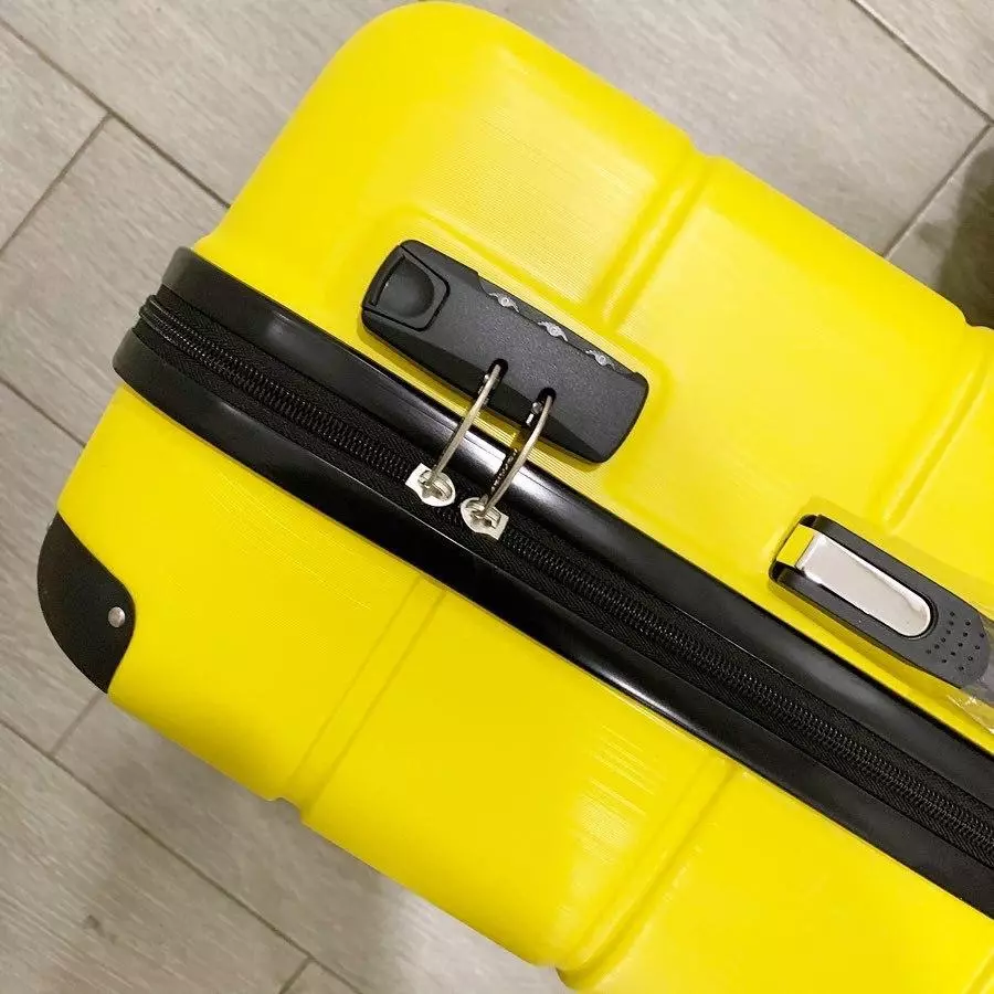 Polycarbonate suitcases: ماددىي ئالاھىدىلىكى. قانداق تاللاش - polypropylene, ABS سۇلياۋ ياكى polycarbonate? ئوبزورلار 13625_22