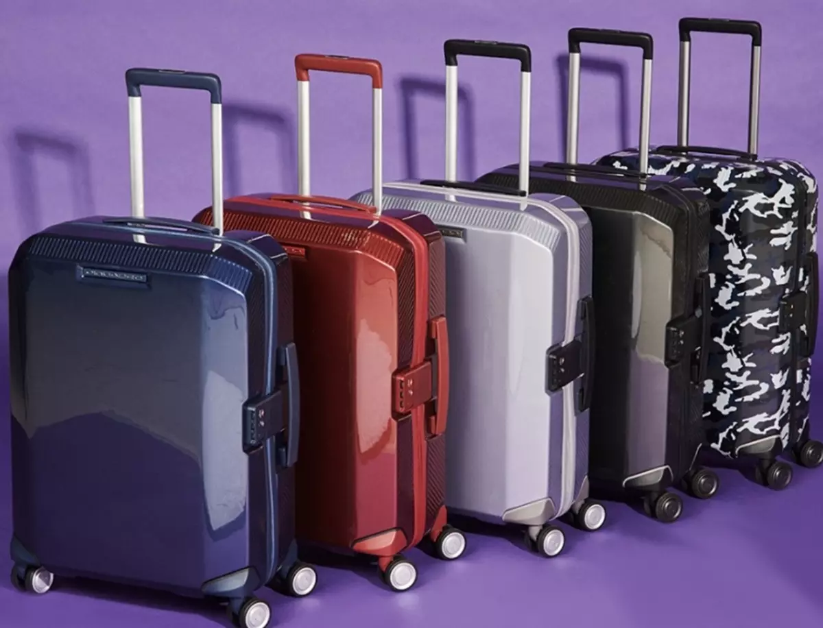 El bagajı için bavullar: Uçaktaki boyutları, küçük bavullar 55x40x20 tekerleklerde ve diğerlerinde, en iyi ışık modellerinin değerlendirmesi 13627_42