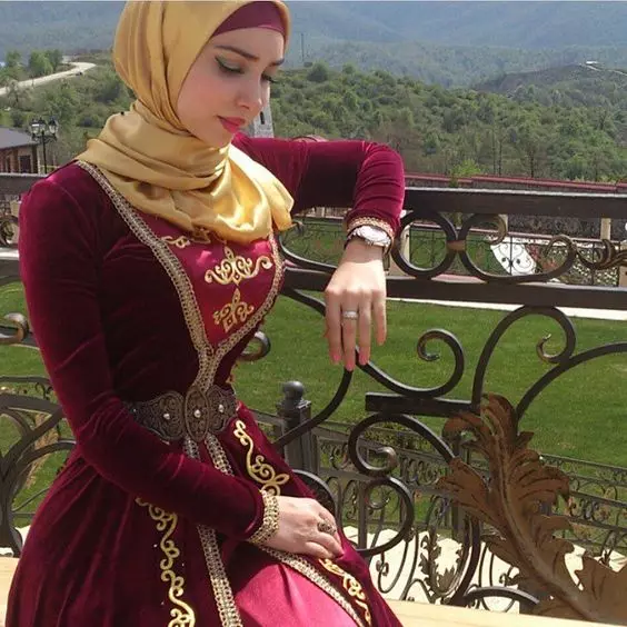 Bộ đồ quốc gia Chechen (49 ảnh): Trang phục dành cho nữ và nam truyền thống 1362_37