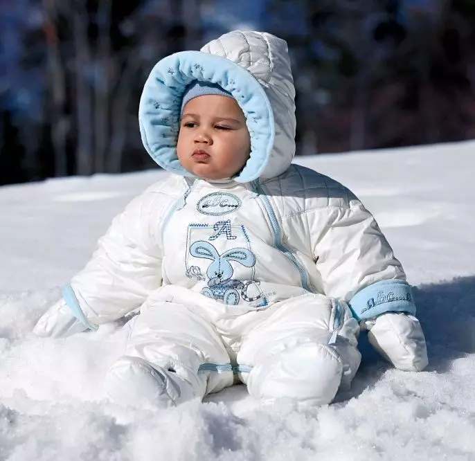 Tuzioni invernali per neonati (69 foto): Trasformatore da tuta, autunno-inverno, su pelle di pecora, da Kerry, su un estratto, come scegliere 13634_4