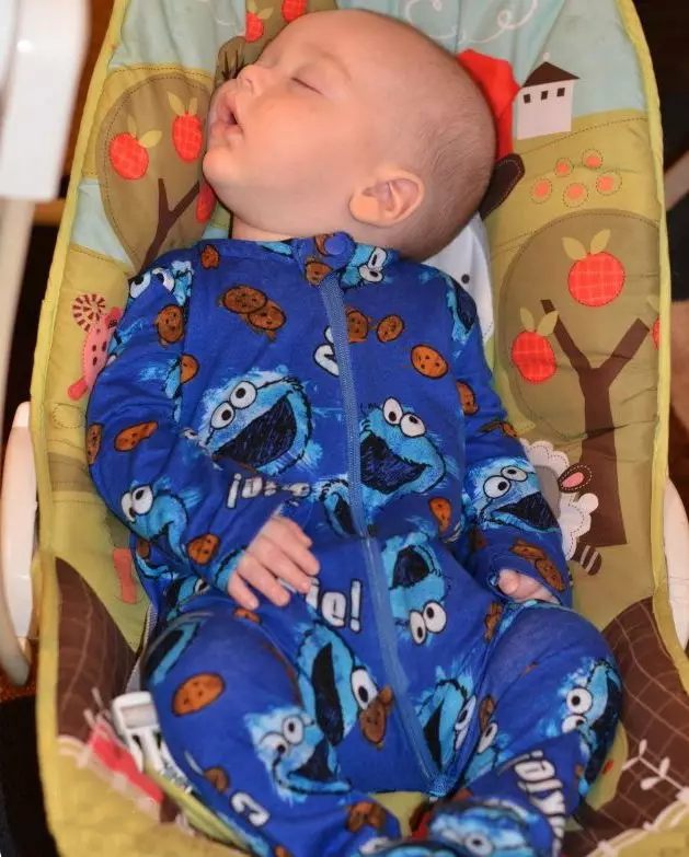 Bộ đồ ngủ cho trẻ sơ sinh (35 ảnh): Mô hình 13636_25