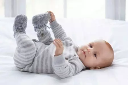 Pyjamas pour les nouveau-nés (35 photos): Modèles 13636_30