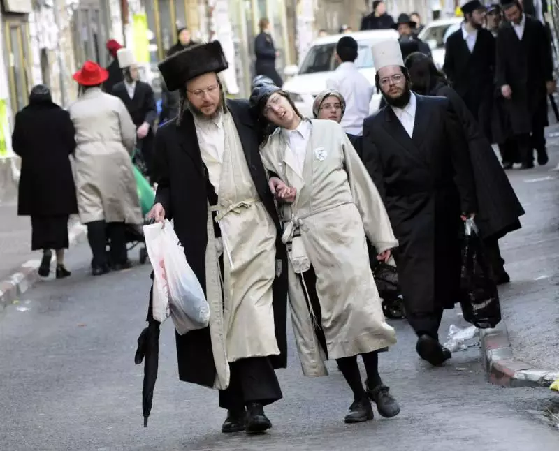 Jews National Traje (57 fotos): Traje judío tradicional femenino para bailar 1364_51