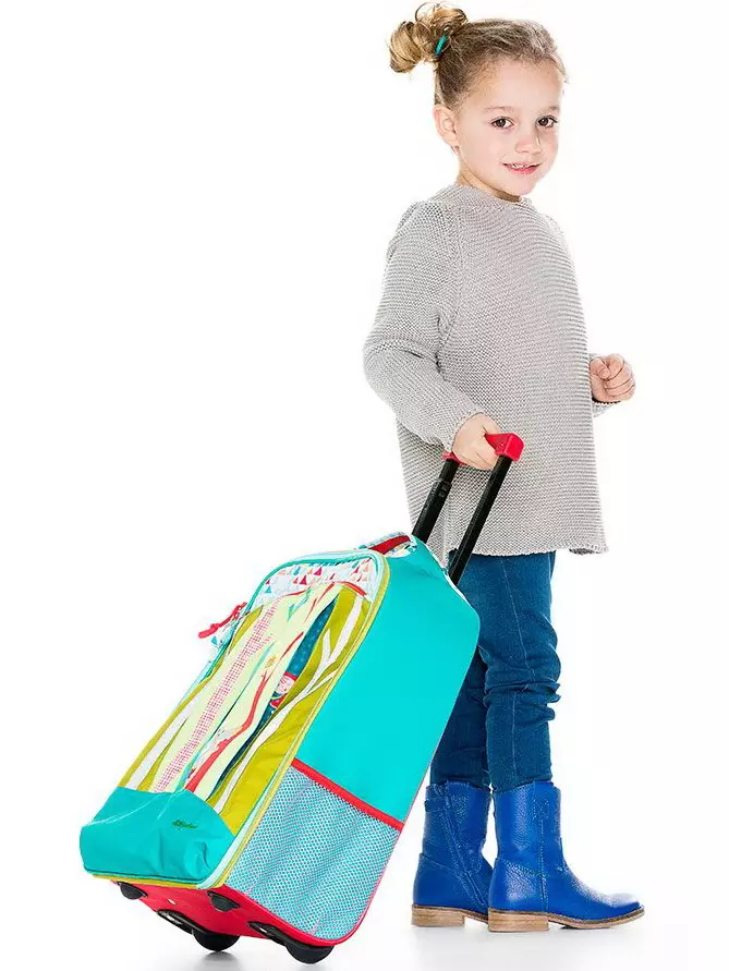लड़कियों के लिए सूटकेस: किशोरावस्था के लिए 10-12 साल की उम्र और लड़कियों 8, 9 वर्ष, पहियों पर मॉडल और एक पीछे हटने योग्य हैंडल के साथ। गुलाबी और अन्य रंग 13657_13
