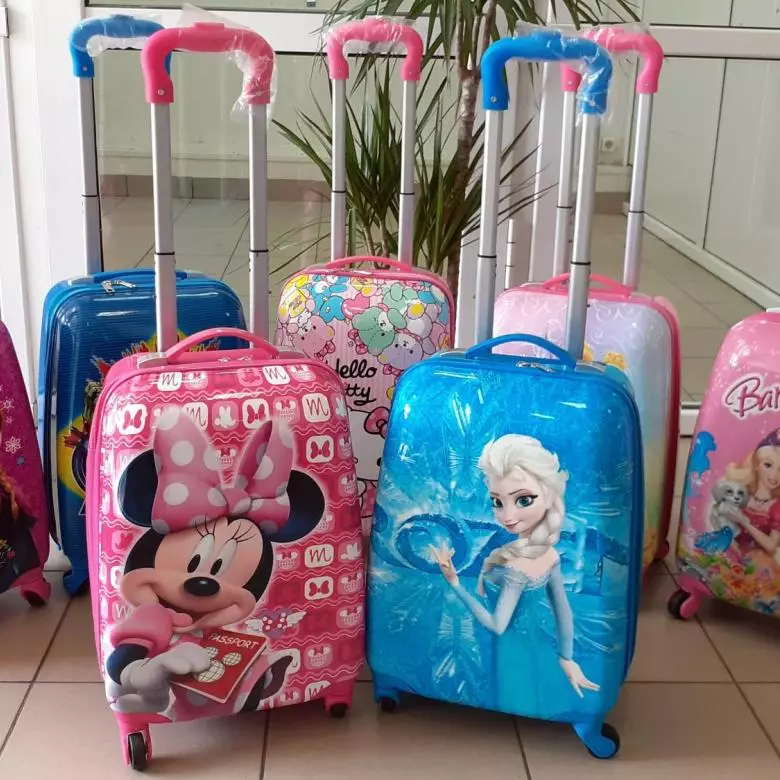 Suitcases for girls: for adolescents 10-12 years old and girls 8, 9 years old, models on wheels and with a retractable handle. Pink and other color 13657_32