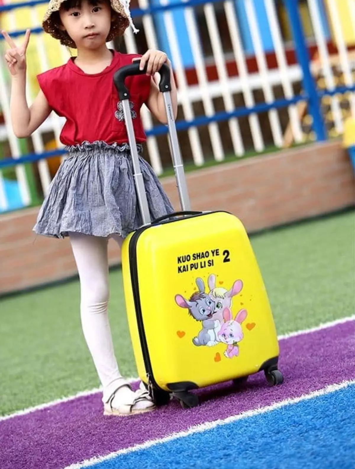 Suitcases for girls: for adolescents 10-12 years old and girls 8, 9 years old, models on wheels and with a retractable handle. Pink and other color 13657_8