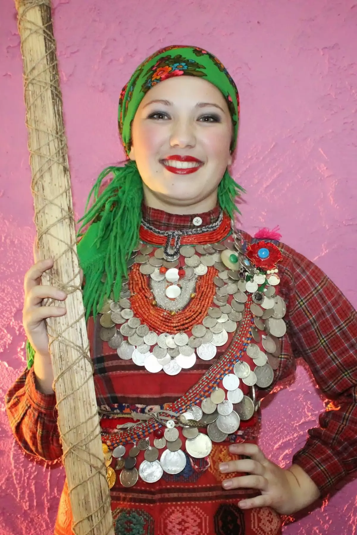 Udmurt Nacionalni Suit (50 slike): Žensko tradicionalnih outfit sjeverne Udmurts, Istorija Udmurtia 1365_13