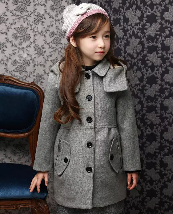 מעיל Drapet עבור הנערה (73 תמונות): מודלים של ילדים מ Drapa, עבור בנות 4-8, 10-13 שנים 13662_32