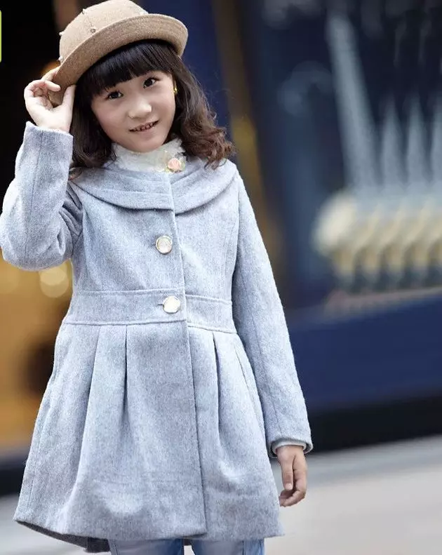 Drapet plašč za dekle (73 fotografij): Otroški modeli iz Drapa, za dekleta 4-8, 10-13 let 13662_34