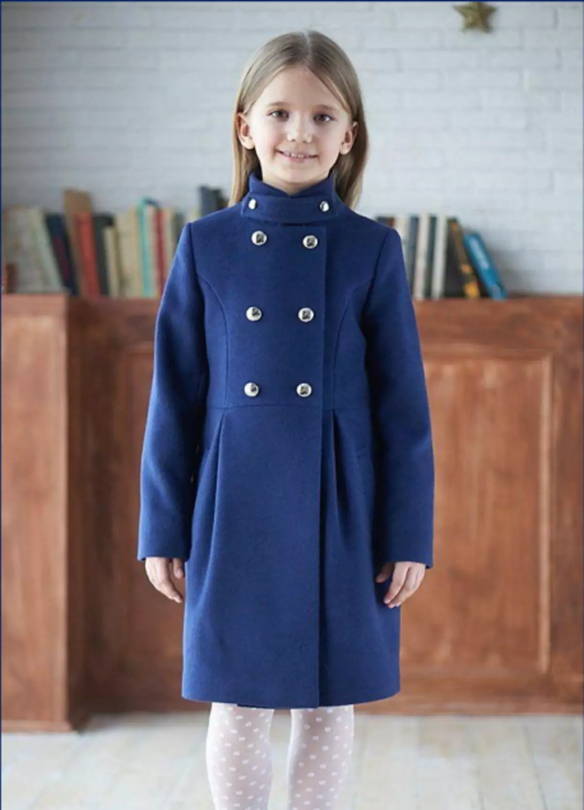 Drapet Coat աղջկա համար (73 լուսանկար). Մանկական մոդելներ Drapa- ից, 4-8, 10-13 տարեկան աղջիկների համար 13662_55