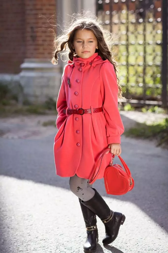 Драпове пальто для дівчинки (73 фото): дитячі моделі з драпу, для дівчаток 4-8, 10-13 років 13662_9
