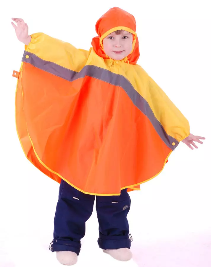 Barnas Raincoat (52 bilder): For en gutt og for en jente, modell Raincoat Kaste Navy, Hooded, Raise Rain, Twins 13664_33