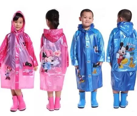 Barnas Raincoat (52 bilder): For en gutt og for en jente, modell Raincoat Kaste Navy, Hooded, Raise Rain, Twins 13664_43