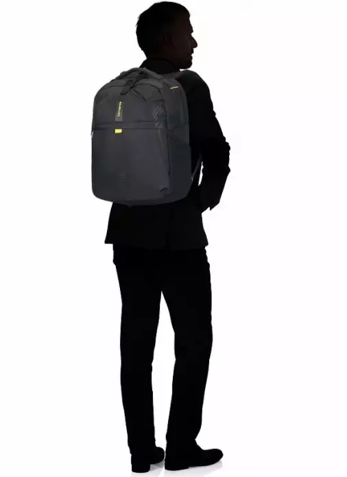 Samsonite Suitcases (57 mga larawan): Mga maleta ng bata at kamay-baled, walang zipper at 4-wheeled, iba, laki at review 13667_21
