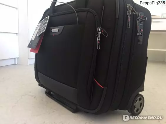 Samsonite Suitcases (57 mga larawan): Mga maleta ng bata at kamay-baled, walang zipper at 4-wheeled, iba, laki at review 13667_55