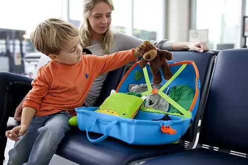 Trunki valixhe: Modelet e fëmijëve në rrota. Si të dallojmë nga rreme? Shqyrtime 13673_31