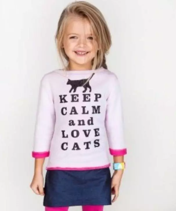 Children's sweatshirts foar famkes (75 foto's): fleece sweatshirts, mei bont, waarme en isoleare, bliksem, bommewerpers sweatshirts, mei puff 13676_66