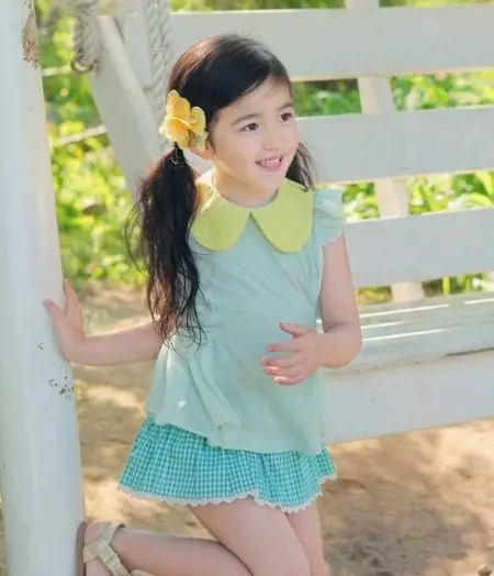Блусе за девојчице (61 фотографије): Дечији елегантни и млади модели, модне блузе 2021 13682_13