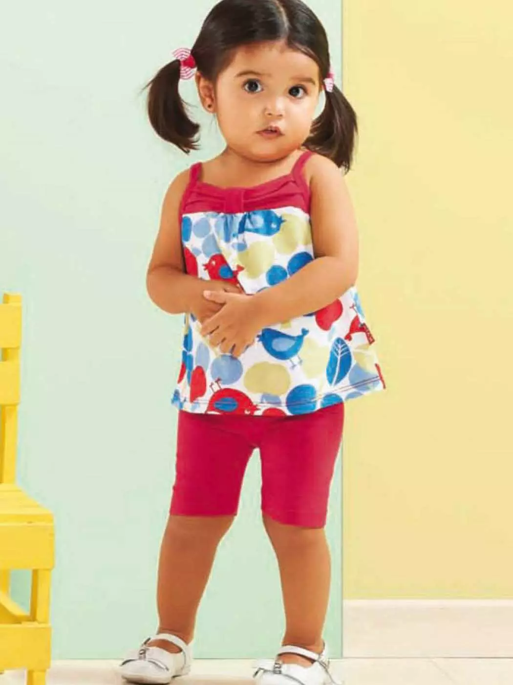 Blusas para nenas (61 fotos): modelos elegantes e xuvenís infantís, blusas de moda 2021 13682_26