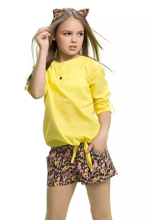Bluzki dla dziewczyn (61 zdjęć): eleganckie modele i młodzieżowe dla dzieci, modne bluzki 2021 13682_30