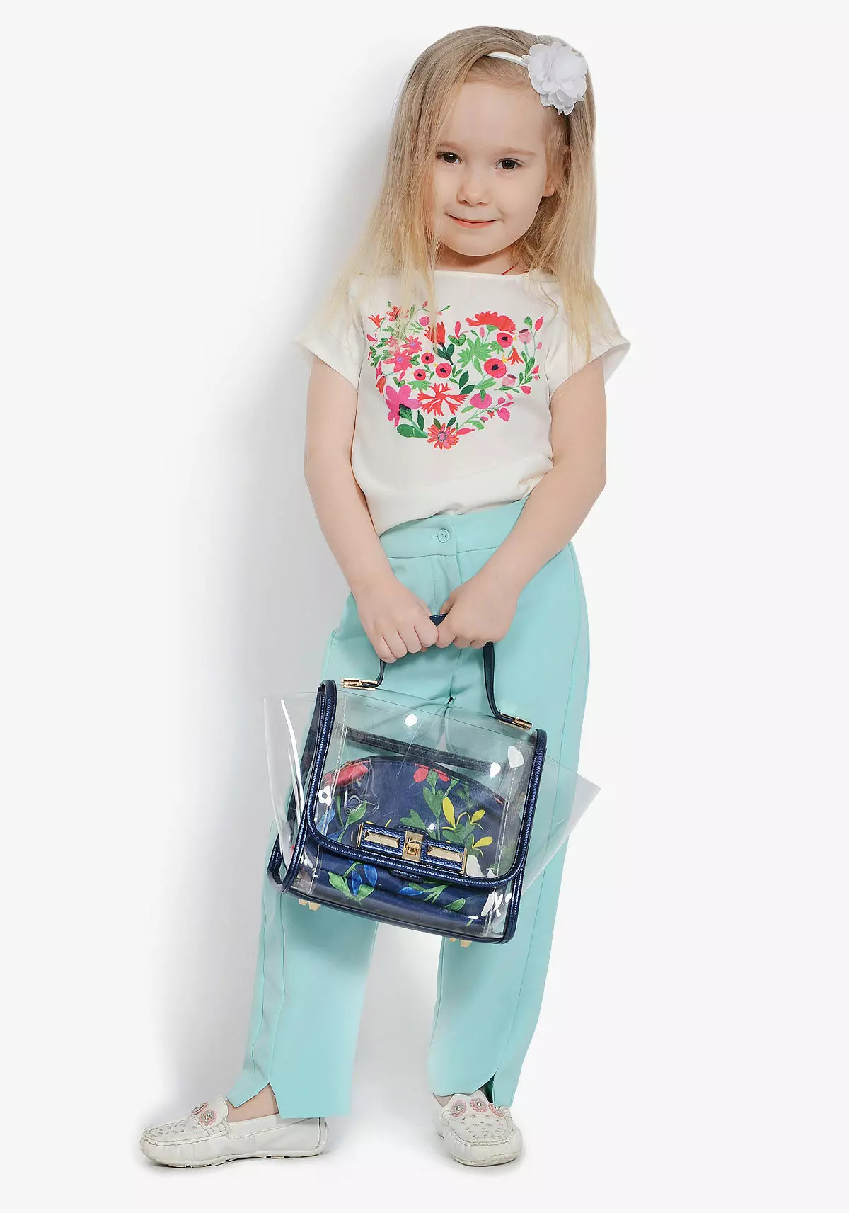 Blusas para nenas (61 fotos): modelos elegantes e xuvenís infantís, blusas de moda 2021 13682_42