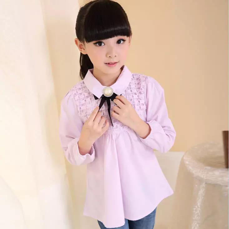 Блусе за девојчице (61 фотографије): Дечији елегантни и млади модели, модне блузе 2021 13682_53