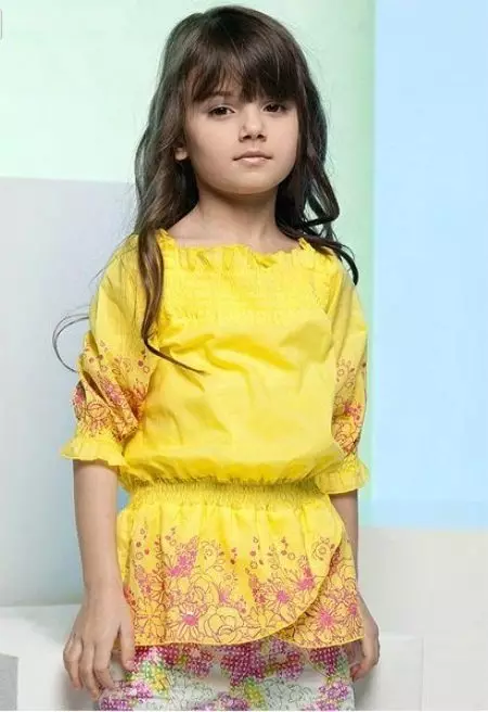 Блусе за девојчице (61 фотографије): Дечији елегантни и млади модели, модне блузе 2021 13682_58