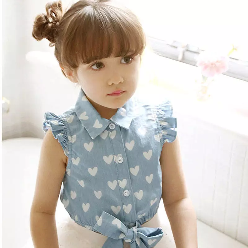 Blusas para nenas (61 fotos): modelos elegantes e xuvenís infantís, blusas de moda 2021 13682_8