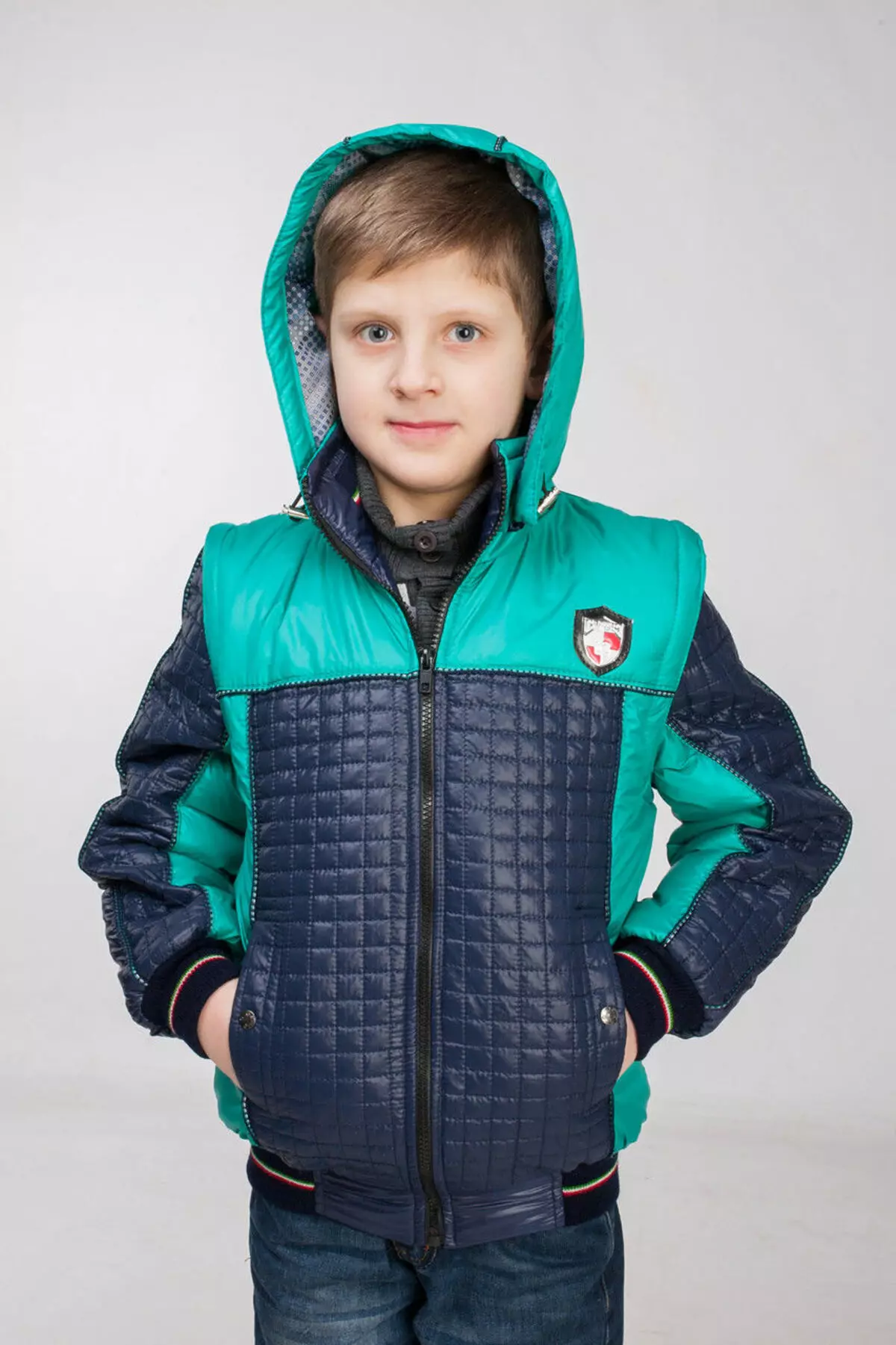 Демісезонні дитячі куртки для дівчаток та хлопчиків (59 фото): як вибрати куртку на осінь і зиму 13687_58