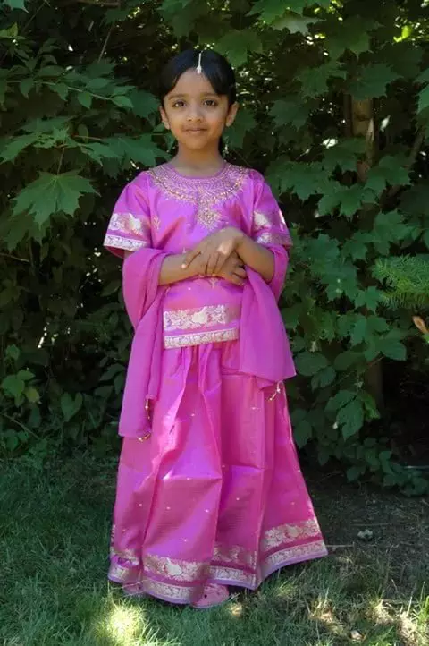 Indisk kostume (86 billeder): national kostume til pigen, børnenes kostume til indisk dans, traditionel outfit for børn 1368_48